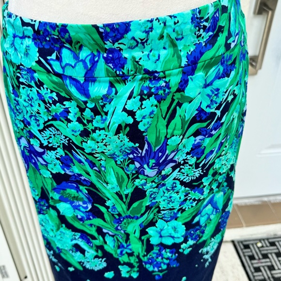 TALBOTS. Floral Blue/Green, Pencil Skirt. Split in the back. Zipper Clos… - Picture 5 of 9
